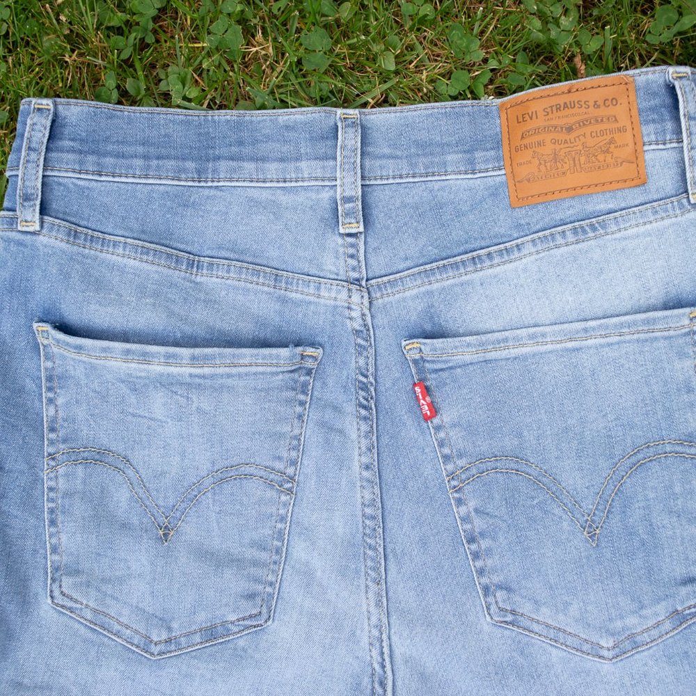Levi’s high waisted bermuda shorts - Picture 6 of 7